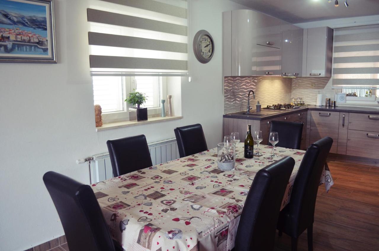 Apartments Rina - Kneze Račišće Dış mekan fotoğraf
