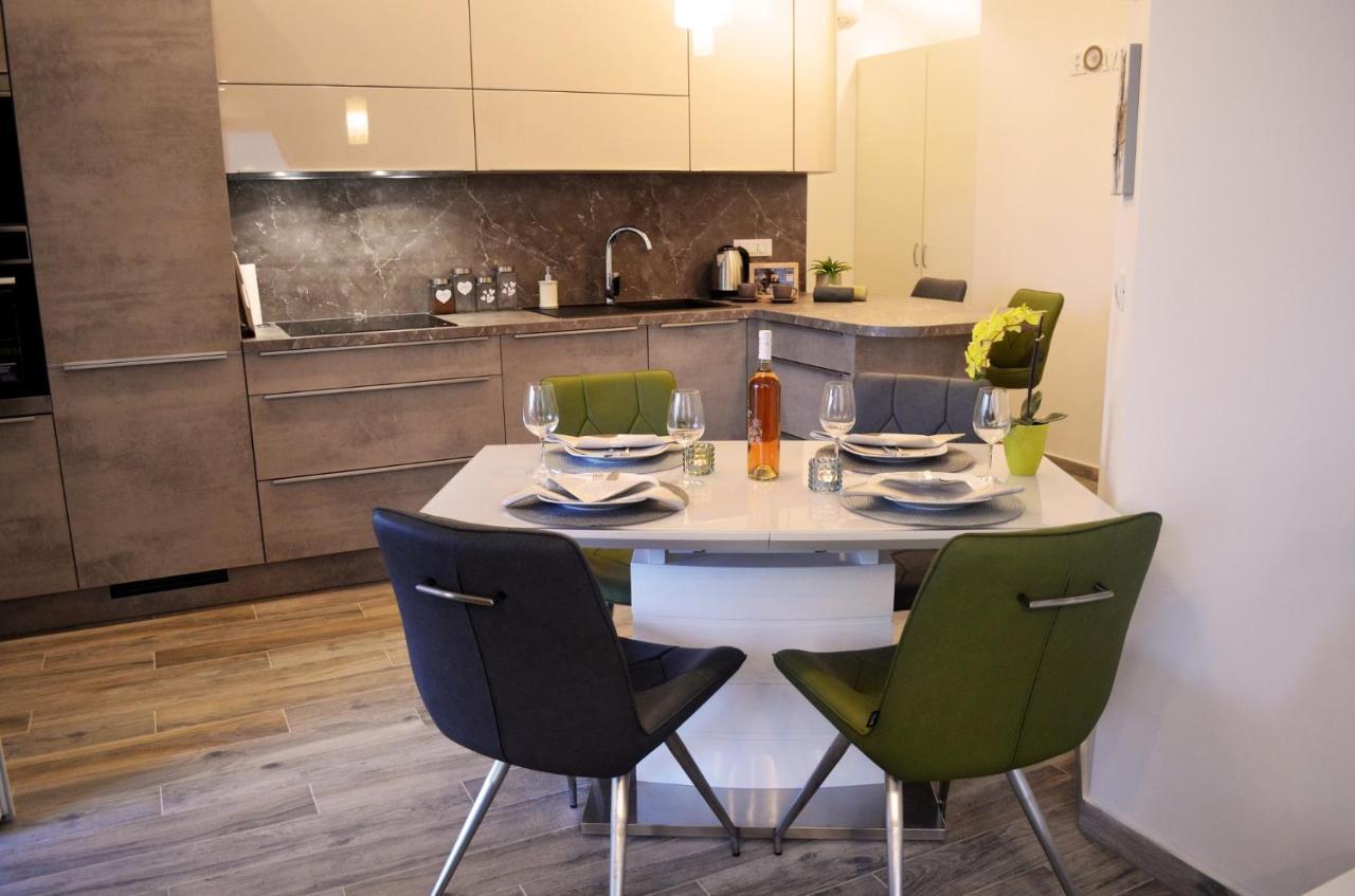 Apartments Rina - Kneze Račišće Dış mekan fotoğraf