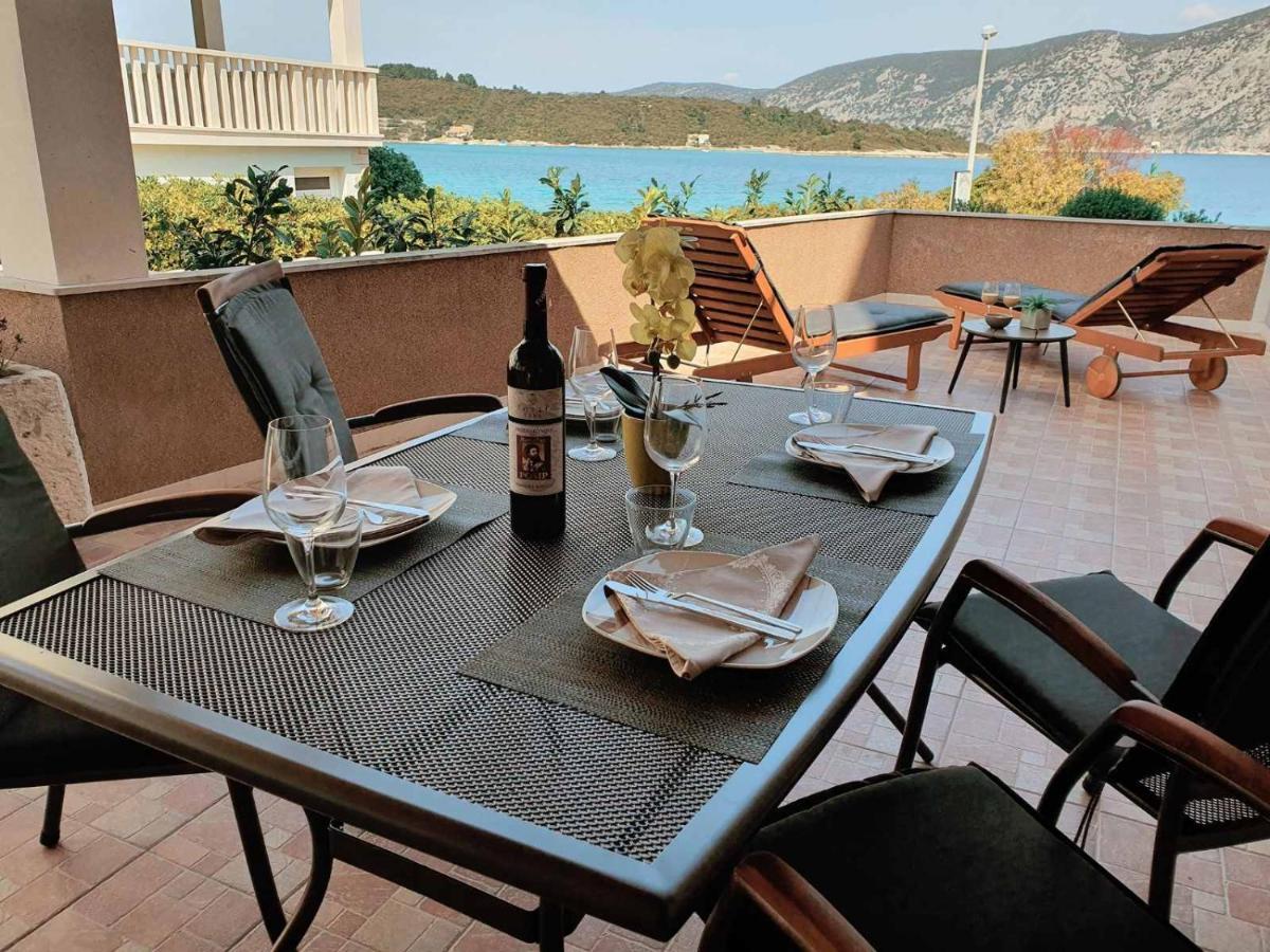 Apartments Rina - Kneze Račišće Dış mekan fotoğraf