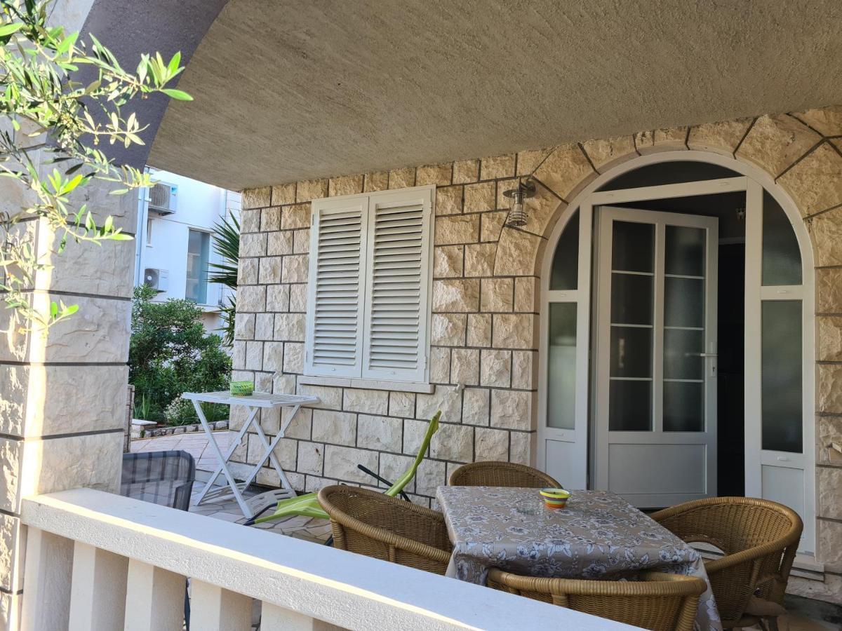Apartments Rina - Kneze Račišće Oda fotoğraf