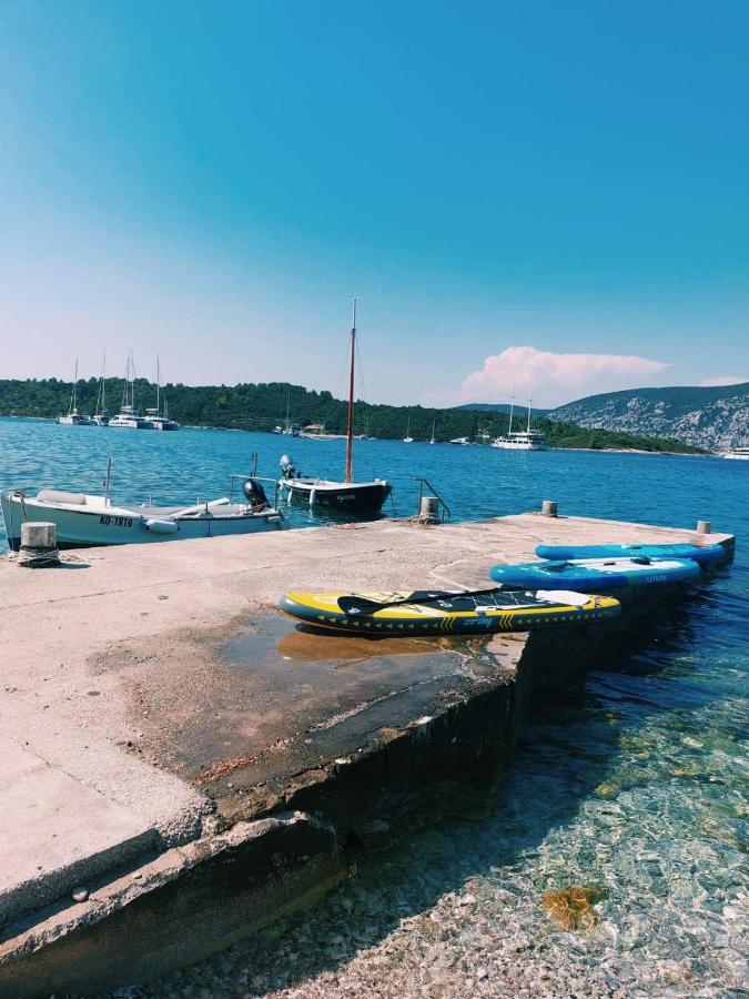 Apartments Rina - Kneze Račišće Dış mekan fotoğraf
