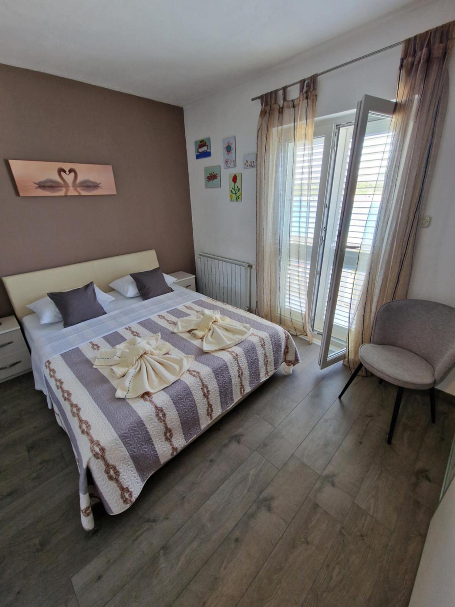 Apartments Rina - Kneze Račišće Oda fotoğraf